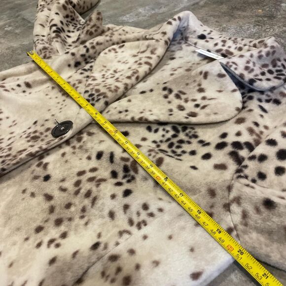susan graver snow leopard animal print fleece top button sweater cardigan small - Picture 2 of 6